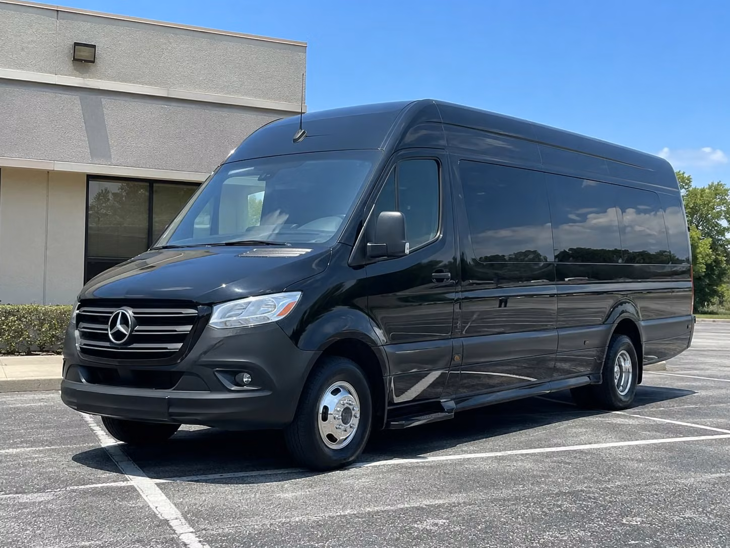 employee shuttles in inglewood