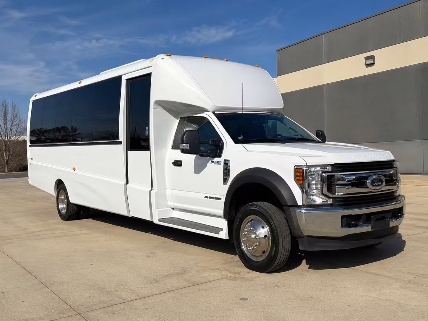 inglewood 20 passenger minibus rental