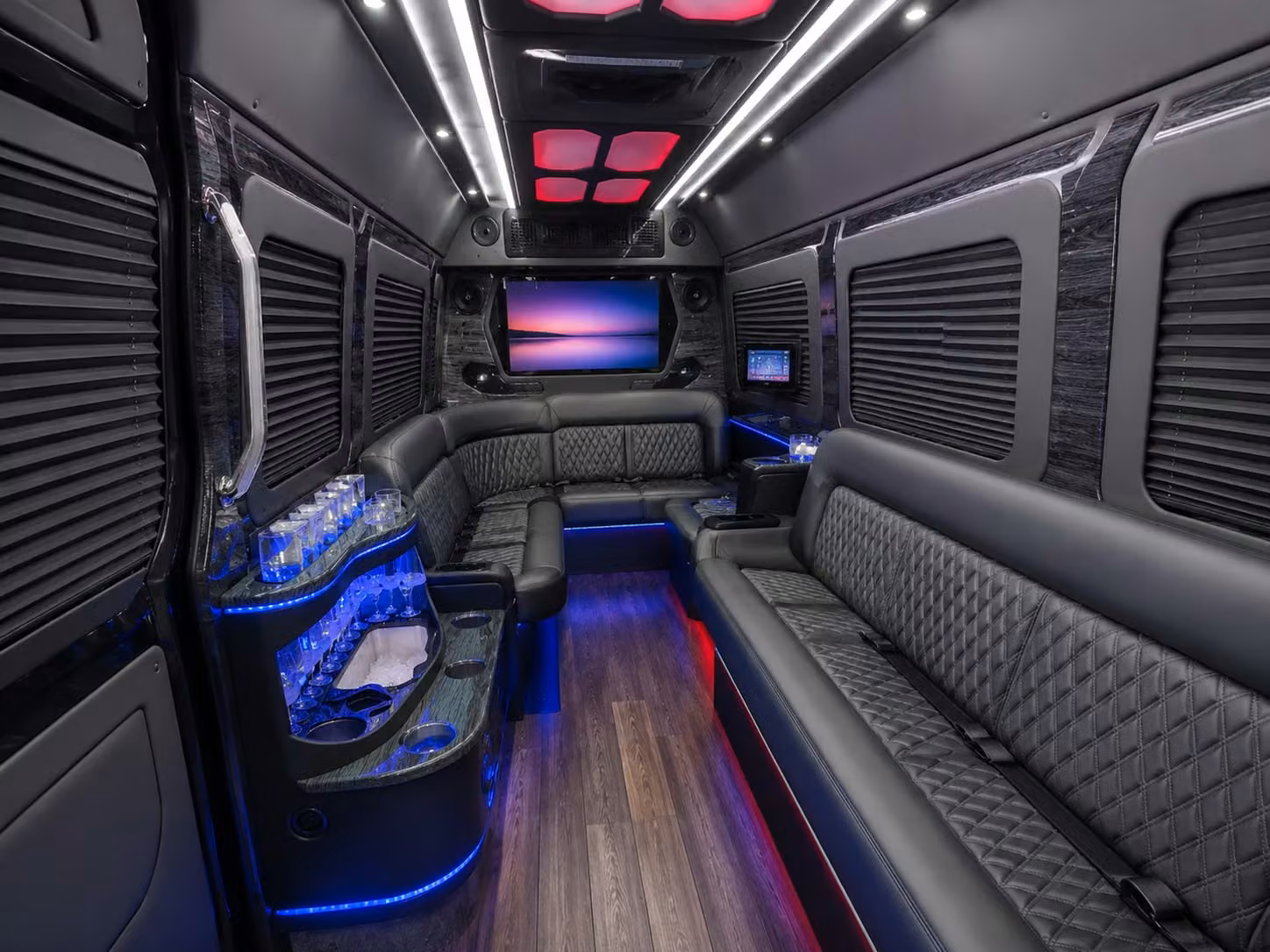 keep recurring government shuttle contracts running smoothly with a large bus network